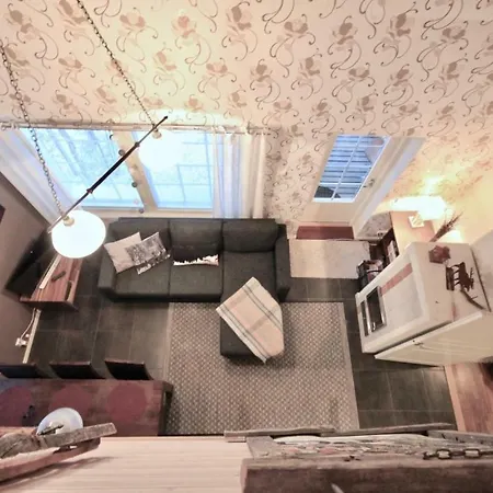 Levin Roelli - 4 * Levi